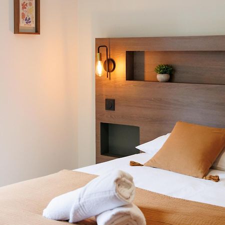 Appart'Hotel Le Corot - Acces Autonome - Saint-Junien Centre المظهر الخارجي الصورة