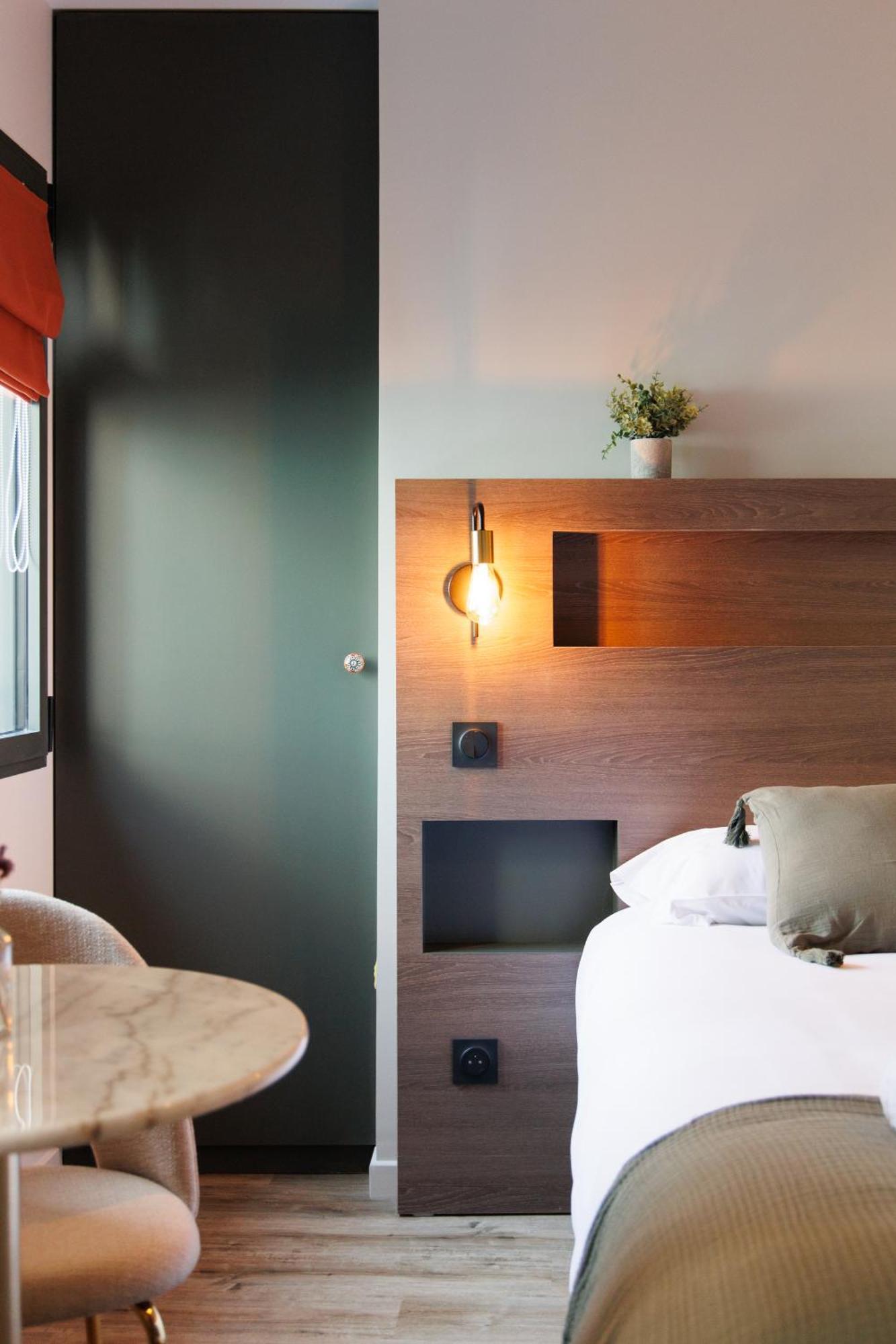 Appart'Hotel Le Corot - Acces Autonome - Saint-Junien Centre المظهر الخارجي الصورة