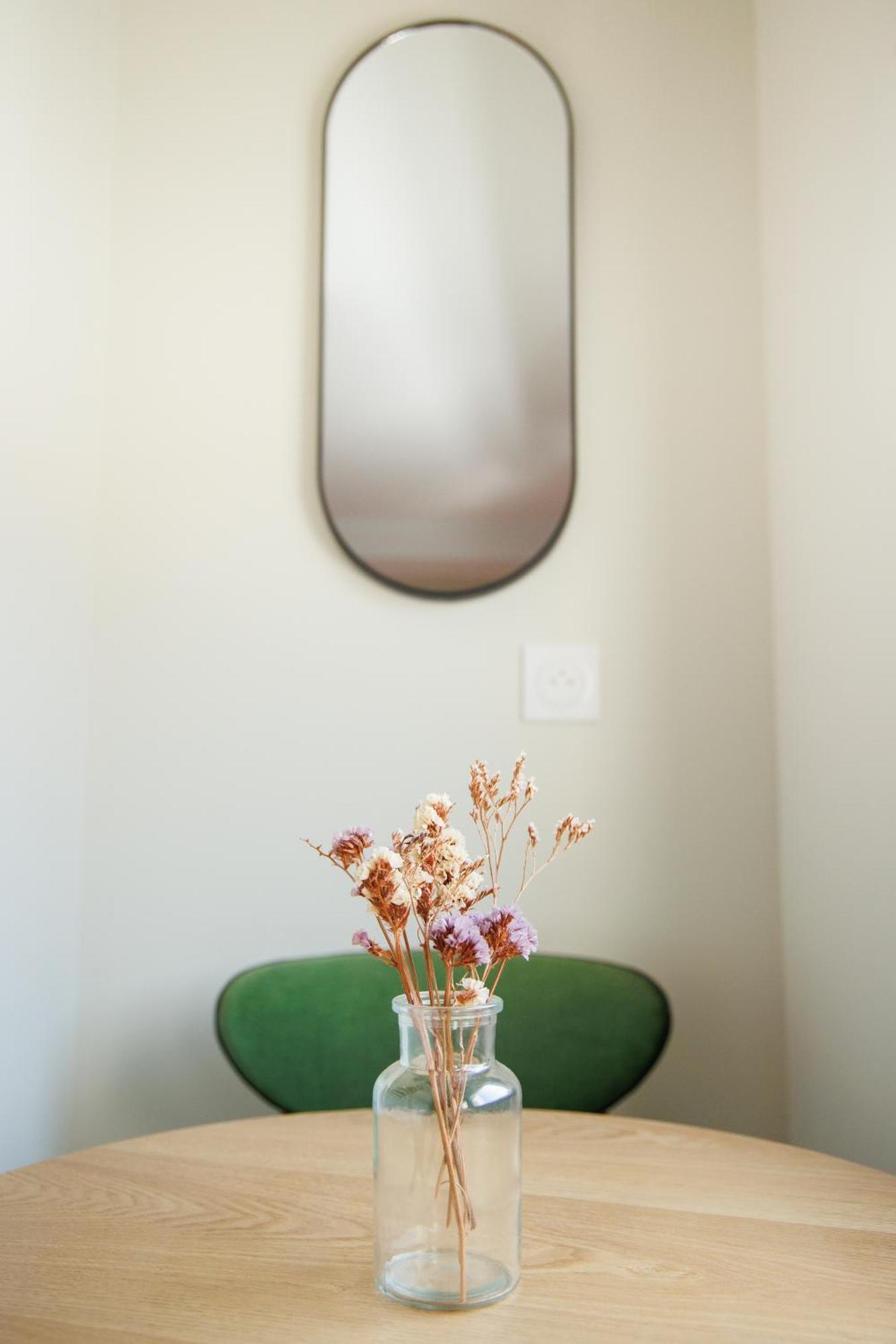 Appart'Hotel Le Corot - Acces Autonome - Saint-Junien Centre المظهر الخارجي الصورة