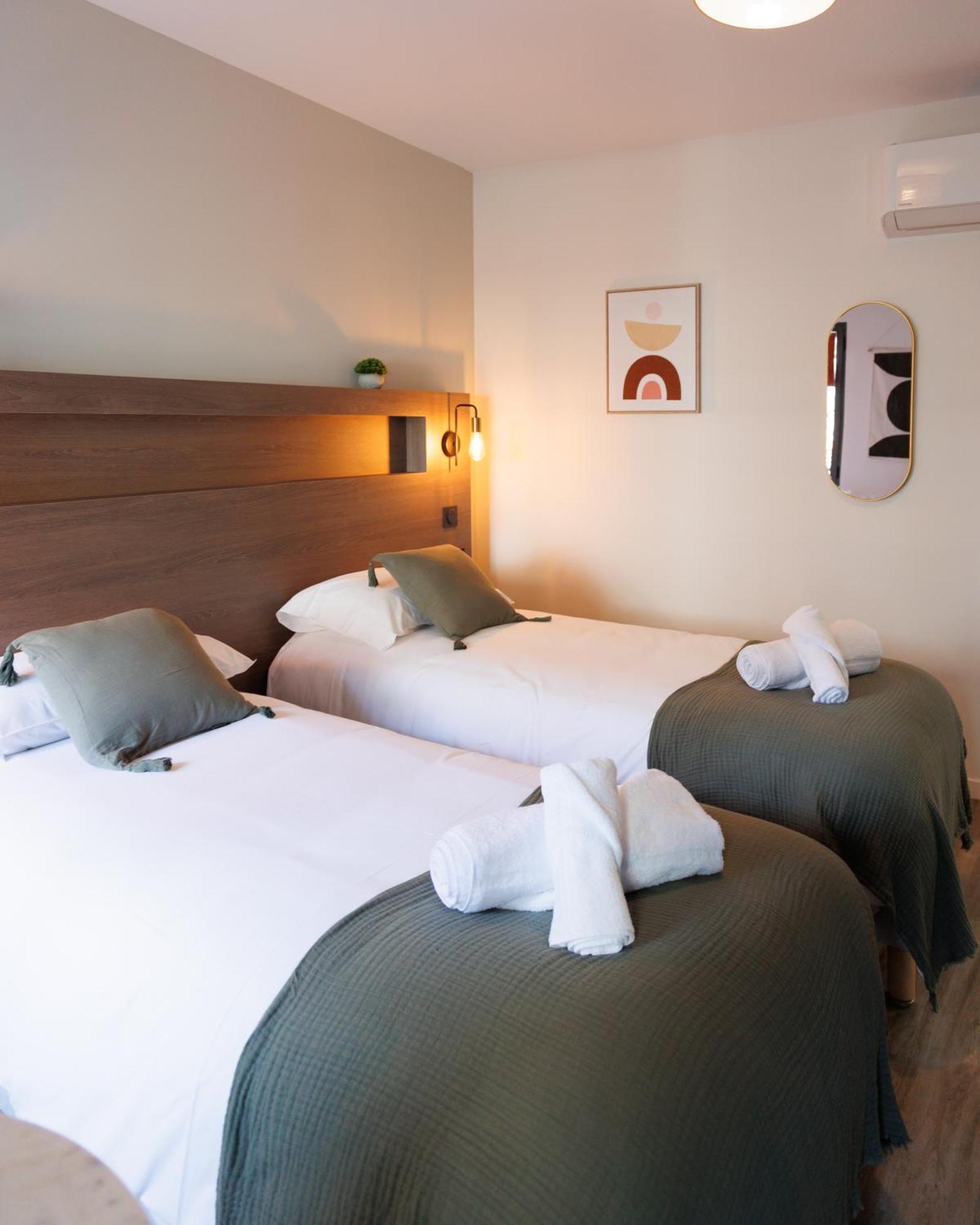 Appart'Hotel Le Corot - Acces Autonome - Saint-Junien Centre المظهر الخارجي الصورة