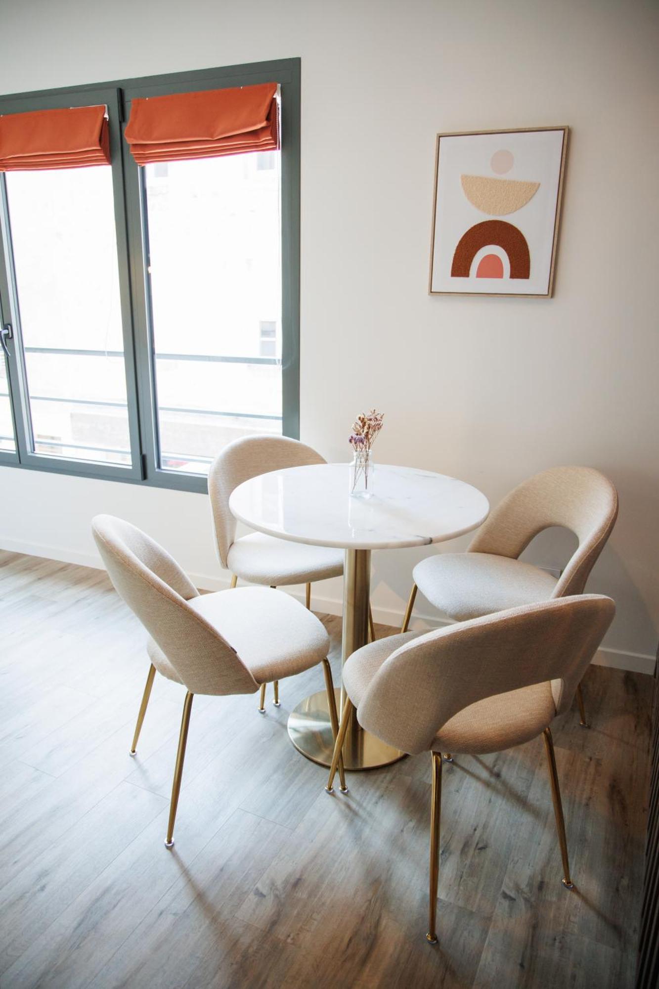 Appart'Hotel Le Corot - Acces Autonome - Saint-Junien Centre المظهر الخارجي الصورة