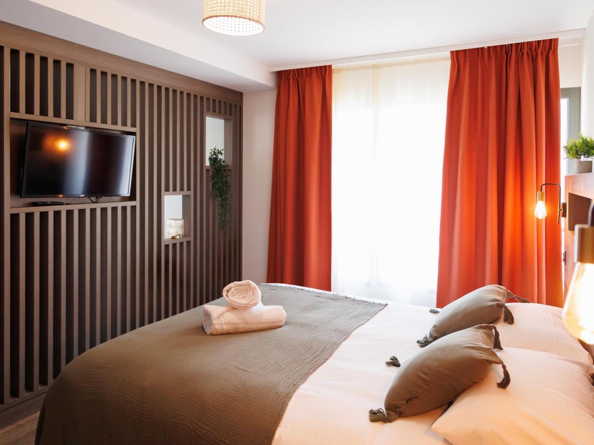 Appart'Hotel Le Corot - Acces Autonome - Saint-Junien Centre المظهر الخارجي الصورة