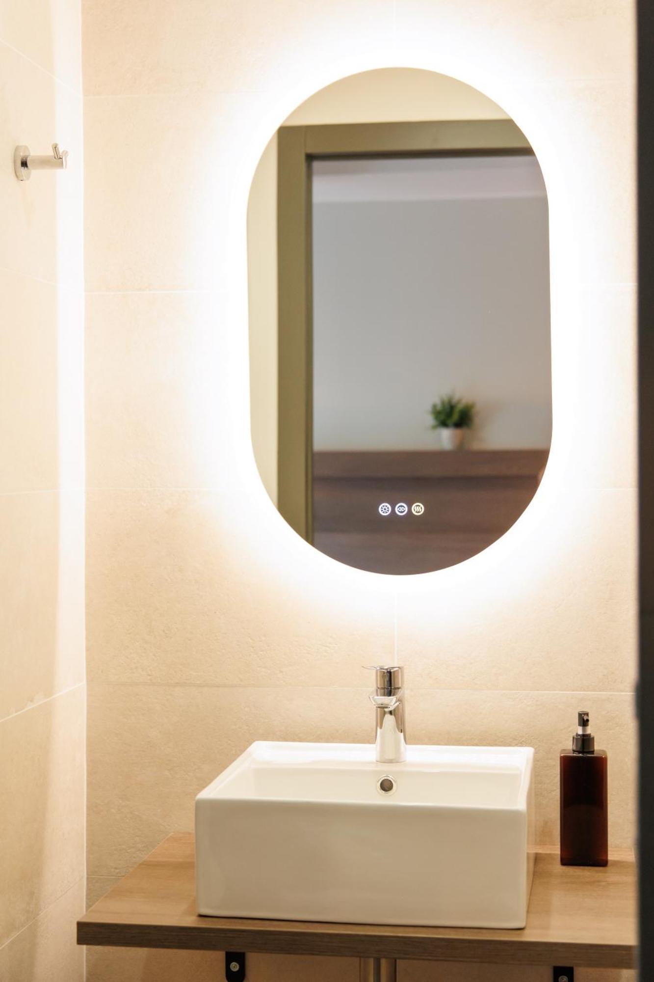 Appart'Hotel Le Corot - Acces Autonome - Saint-Junien Centre المظهر الخارجي الصورة