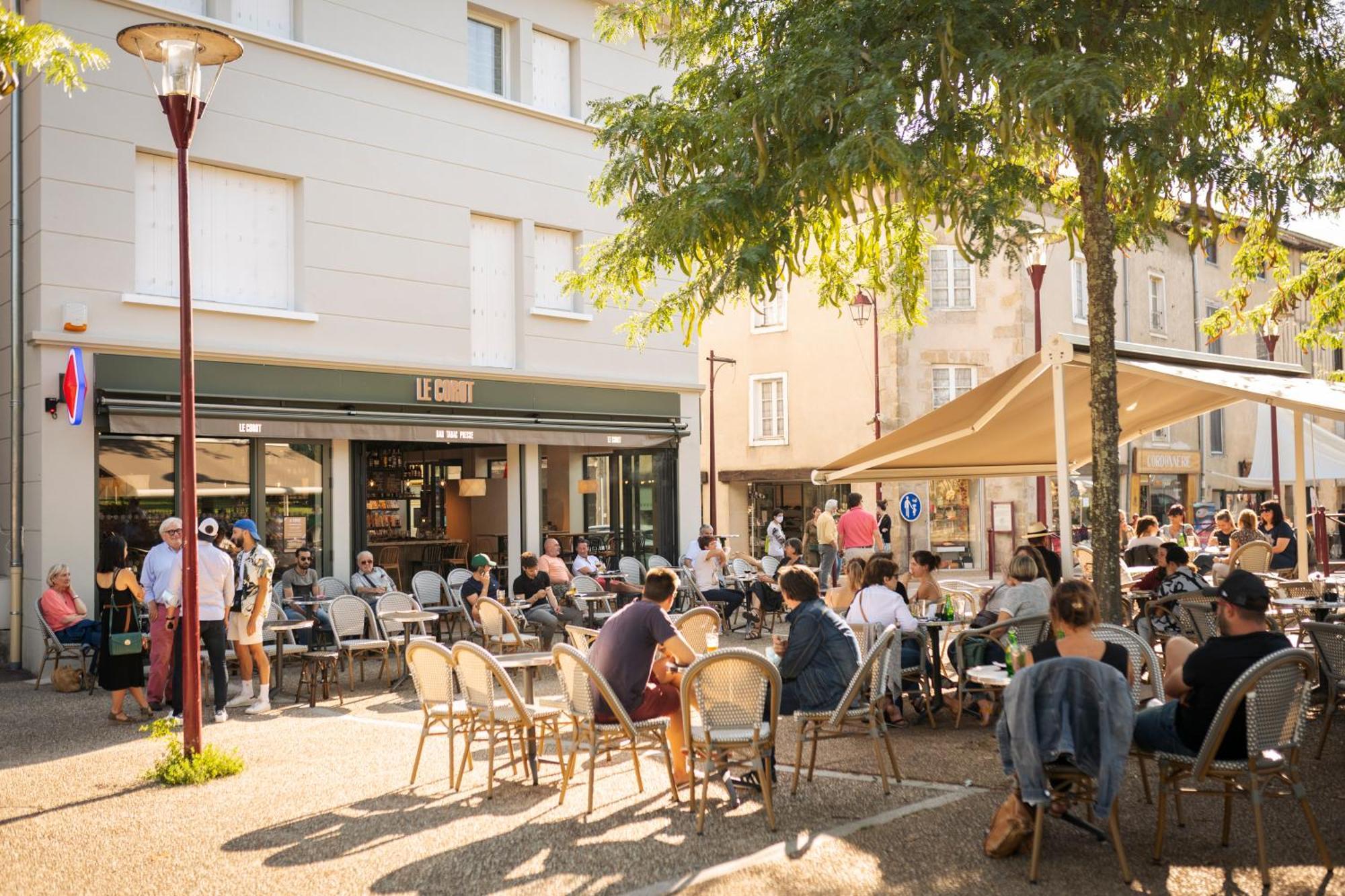 Appart'Hotel Le Corot - Acces Autonome - Saint-Junien Centre المظهر الخارجي الصورة